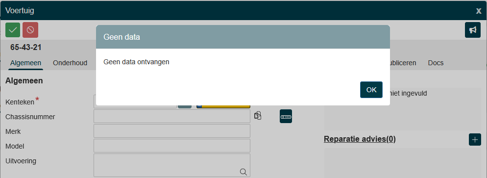De melding Geen data ontvangen in het toevoegscherm van het voertuig, met lege velden voor kenteken, chassisnummer, merk en model